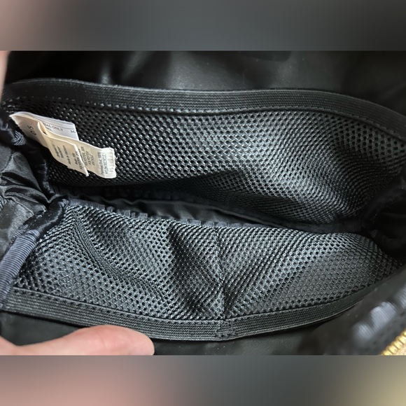 Lululemon Everywhere Belt Bag 1L
Plush Fleece - Picture 3 of 4